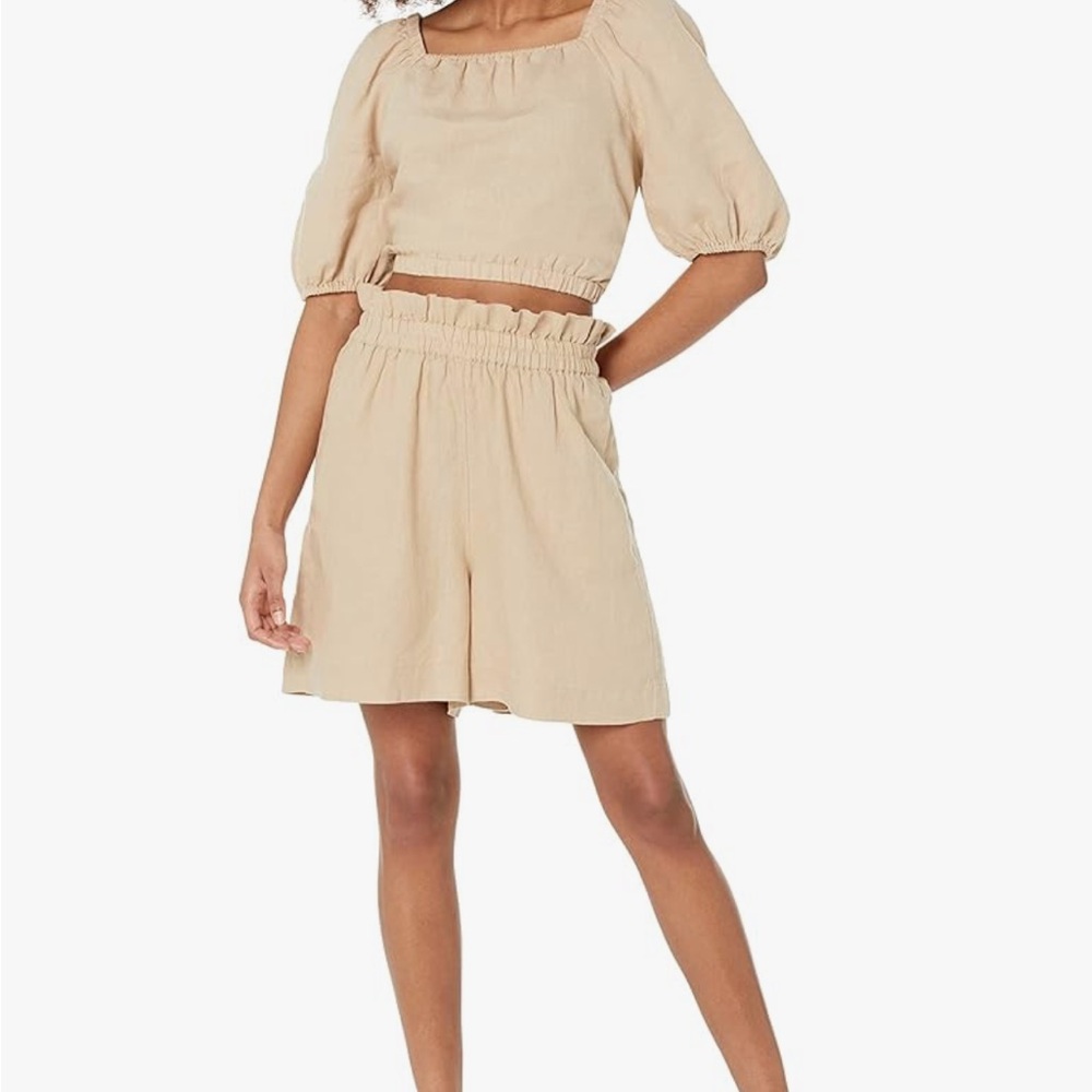 Linen Short - Picture 2 of 9